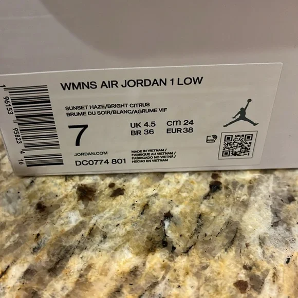 Air Jordan Ones - Picture 3 of 5